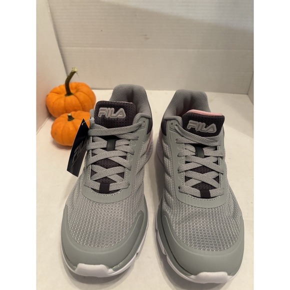 Fila Women's  Memory Foam Running Shoes Size 9 Gray With Pink New With Box - Picture 1 of 6